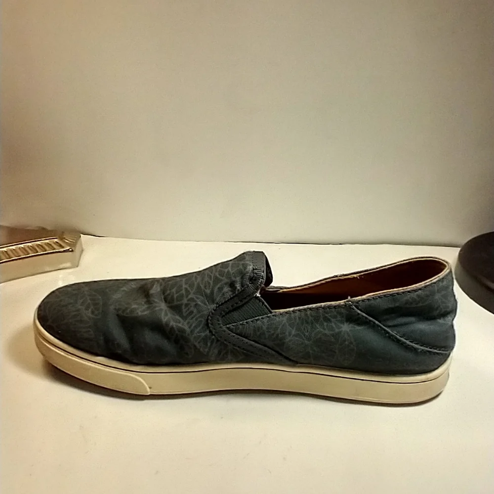 Olukai Pehuea Pow! Wow! Leaf Print Slip On Shoes Women's sz 9.
